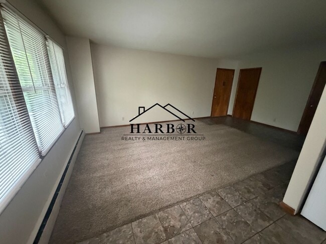 204 11th Ave NW Unit 204 - 903