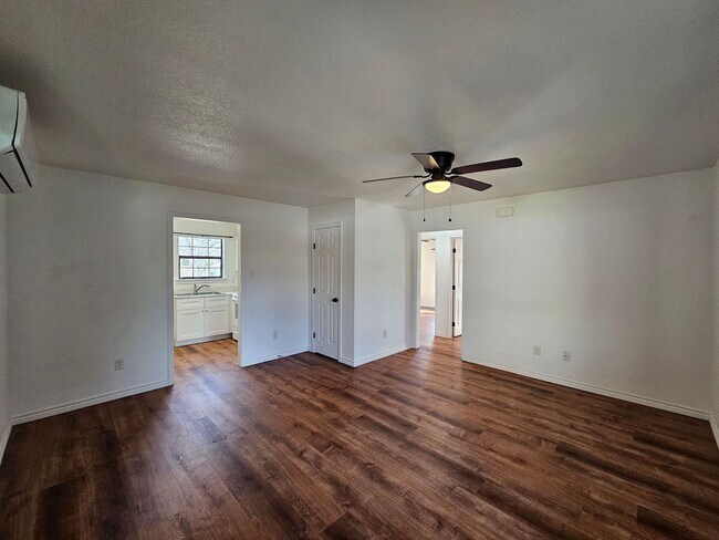 Photo - AVAILABLE NOW! Unit 1905 Alamo Ave