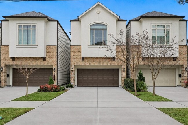 Building Photo - 3022 Maxroy St