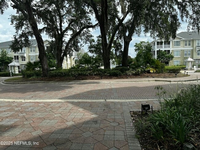 Photo - 8290 Gate Pkwy W Unit 182