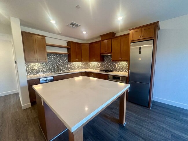 Photo - Mission Blvd 2 Bedroom 2 Bath Unit!