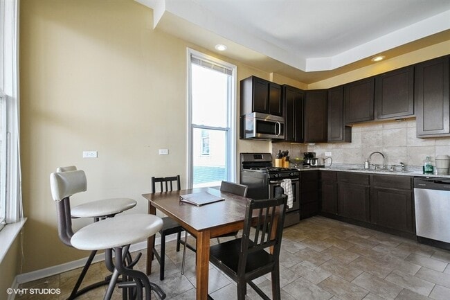 Photo - 1138 W Addison St Unidad 2