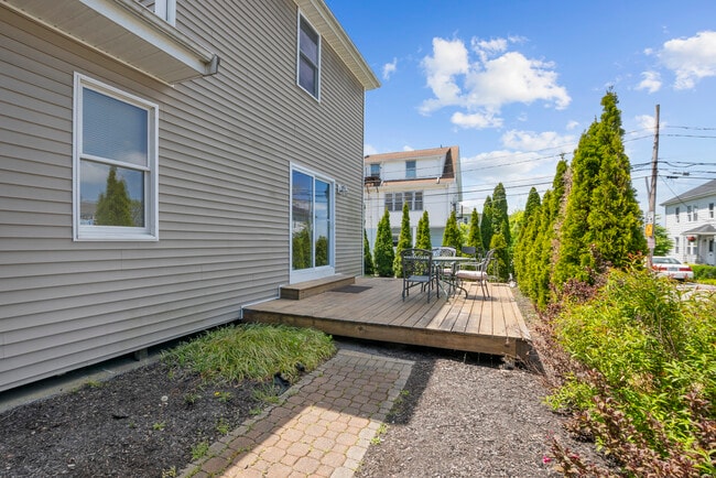 Photo - 103 Bayview Ave