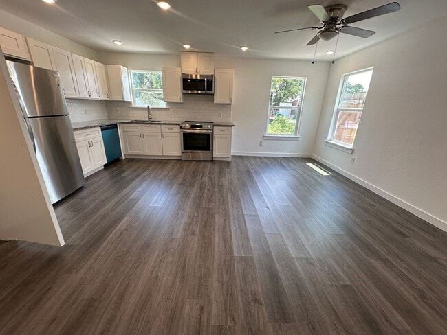 Photo - For Lease | 3 Bed, 2 Bath | 1,150 Sq Ft | ...