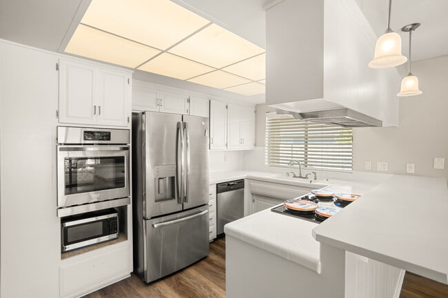 Photo - 205 E Old Mill Rd