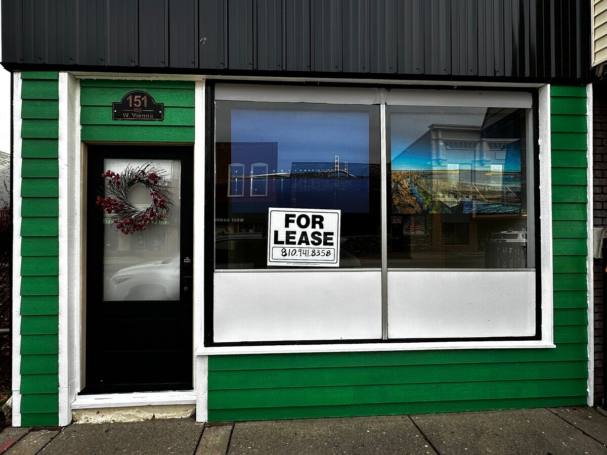 View from main road - 151 W Vienna St Unit 151 West Vienna