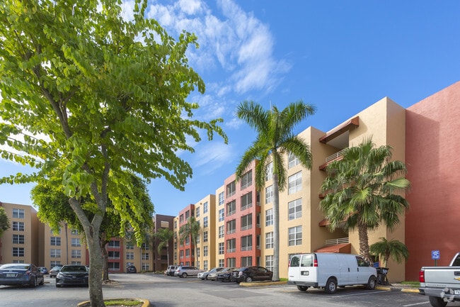 International Club Apartments