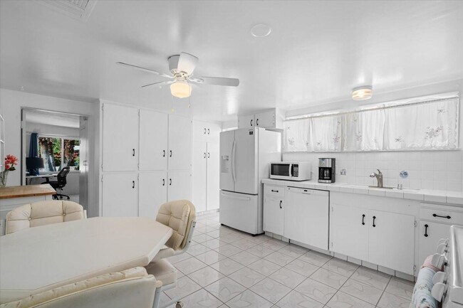 Photo - 572 N Calle Marcus