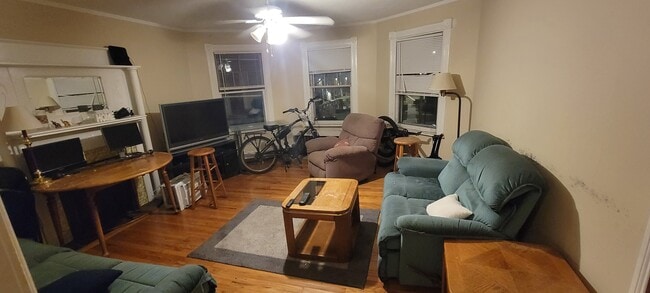 Photo - 310 Western Ave Unidad 2