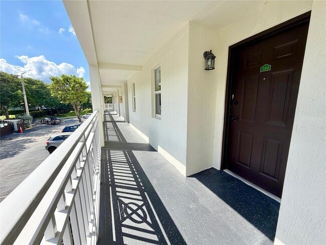 Photo - 11201 NW 89th St Unit 219