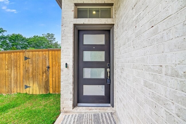 Photo - 305 Rise Ln