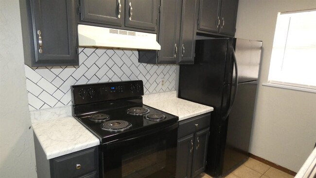 Photo - 6404 NW Birch Ave