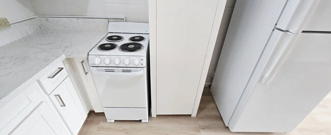 Photo - 909 University Ave Unit 214