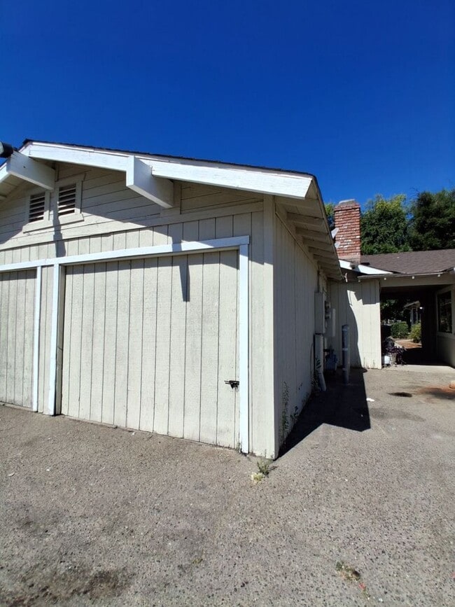 Photo - 2306 N Fruit Ave Unit 101