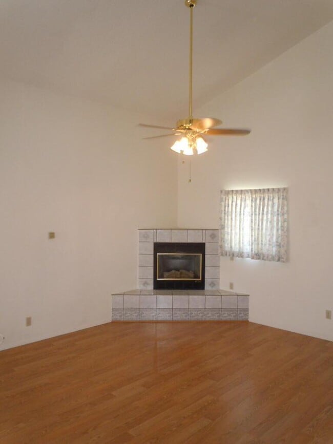 Photo - 2059 Columbia Ct NE