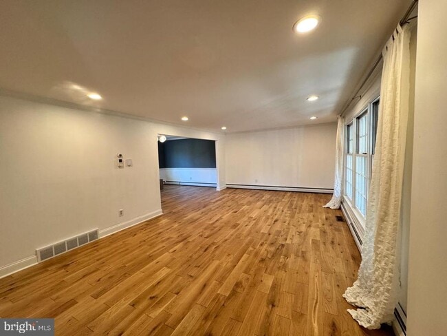 765 Farnum Rd