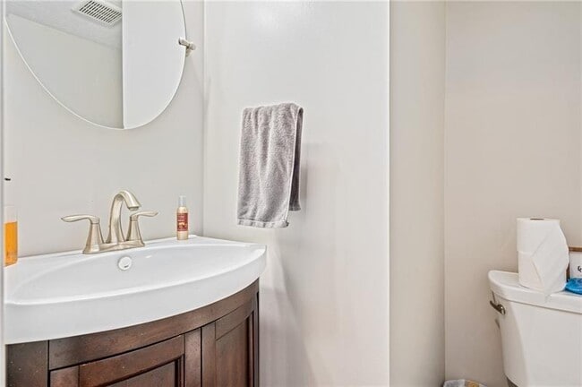 Photo - 143 Aberdeen Dr