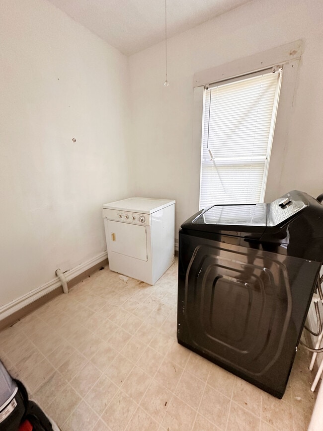 Photo - 2013 E 1st Ave