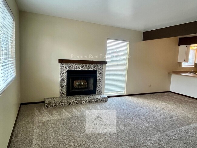 2437 Cherokee Park Pl
