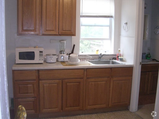 Building Photo - 335 NE Kamiaken St Unit C2 Rental