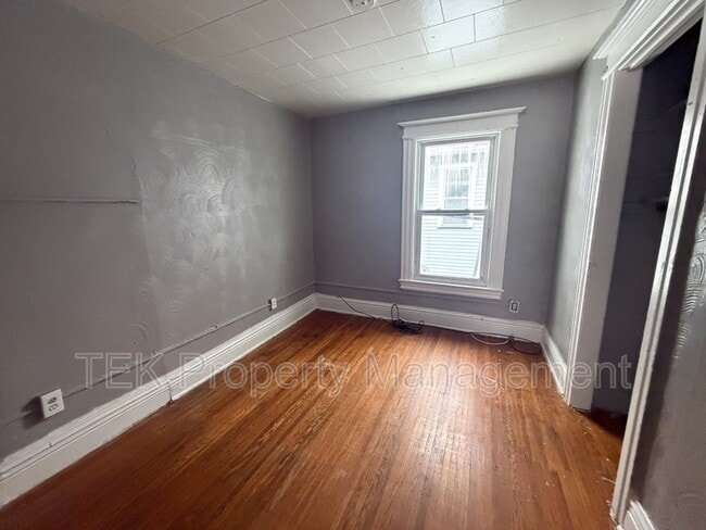 Photo - 195 Parsells Ave