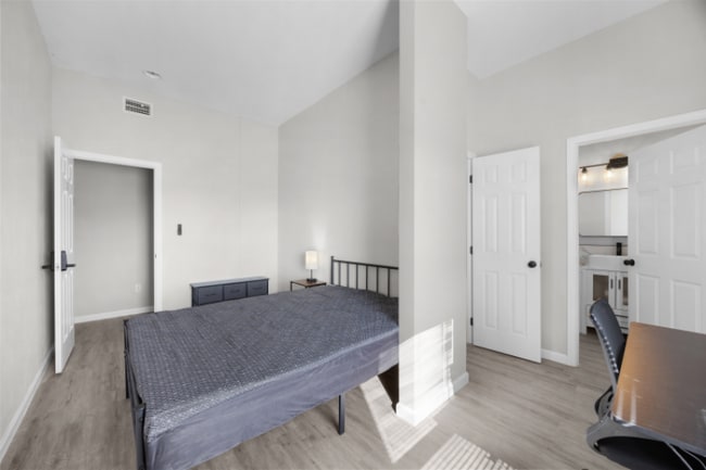 Photo - 3300 NW 15th Ln