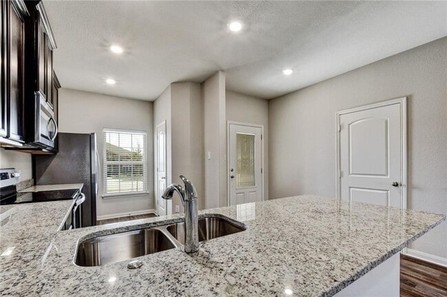 Photo - 313 Mount Vernon Way
