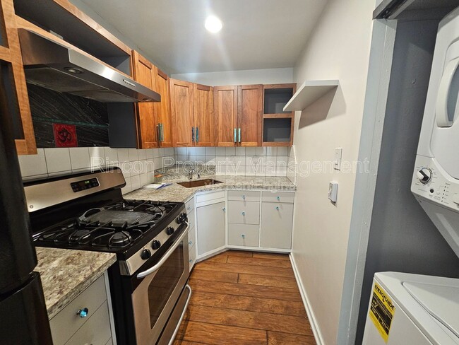 Photo - 2810 Sherwin Ave Unit B