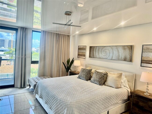 Photo - 9800 W Bay Harbor Dr Unidad 605