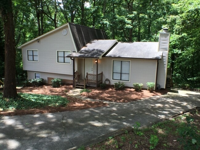 Building Photo - Kennesaw - 3 or 4BR - WALK to Big Shanty Park!