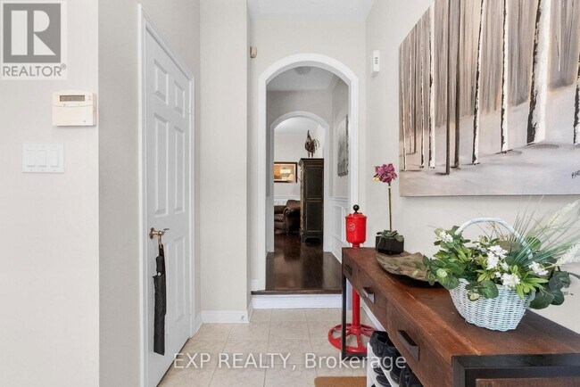 Photo - 450 Worthington Ave