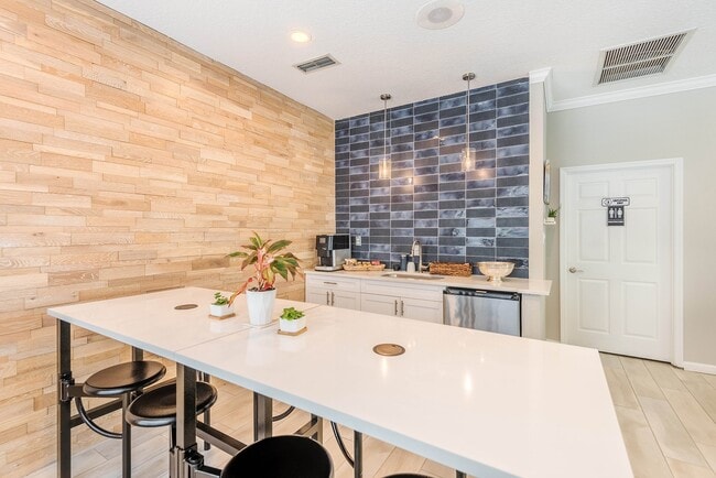 Photo - The Colony at Deerwood Apartments