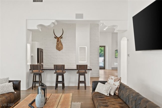 Building Photo - 7330 N Rainbow Blvd