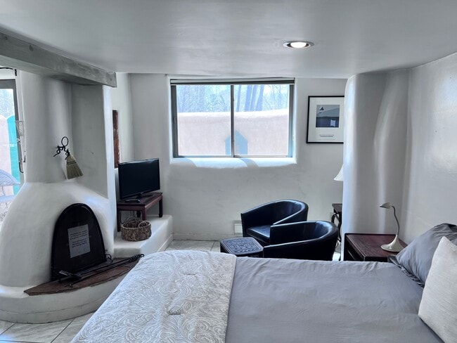 11 New Mexico 230Unit 3, Blanca Unidad 3