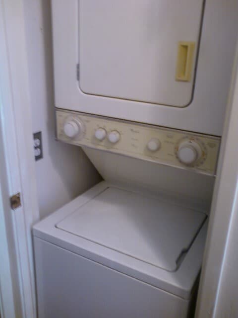 Washer/Dryer - 2129 Ascot Dr Unit 19