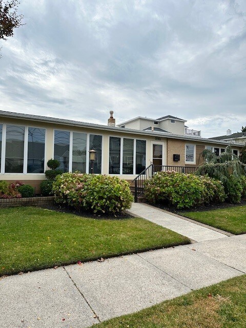 Photo - 3004 Winchester Ave