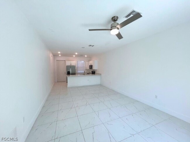 Photo - 674 Chemstrand St E