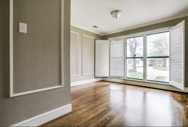 Photo - 417 E Holley St