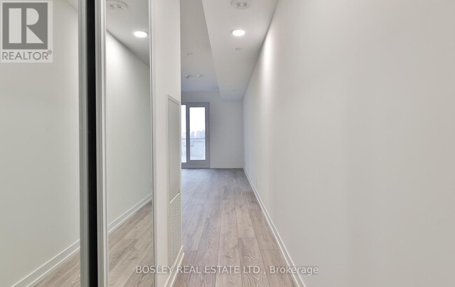 Photo - 2020 Bathurst St Unit 1219