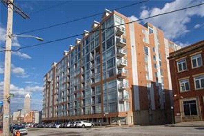 Building Photo - 2222 Detroit Ave Unit #909