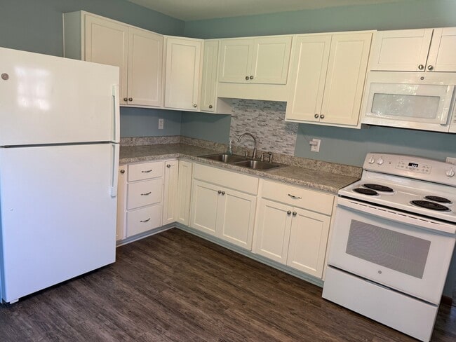 Photo - 325 8th Ave