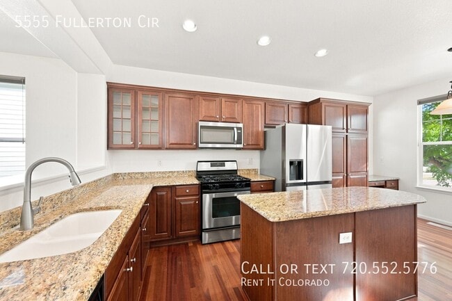 5555 Fullerton Cir