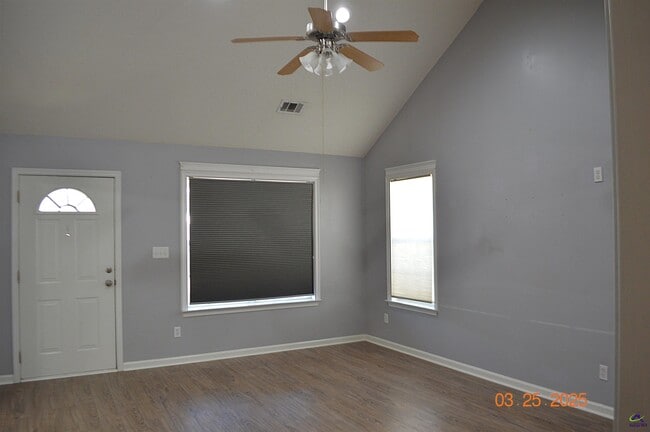 Photo - 135 Cedarland Dr