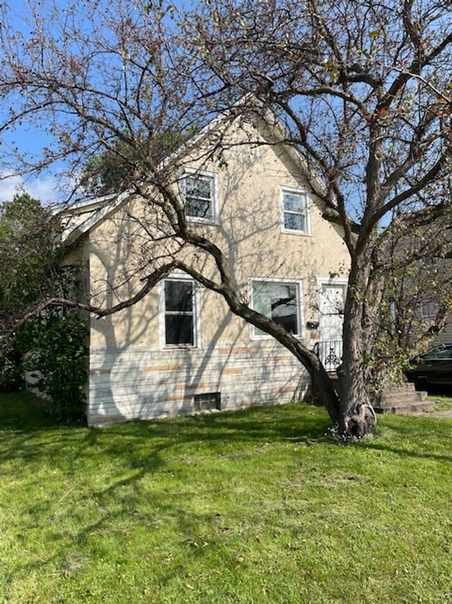 Photo - Spacious 4 bedroom house