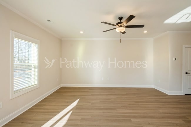 Photo - 148 Wembury Ln