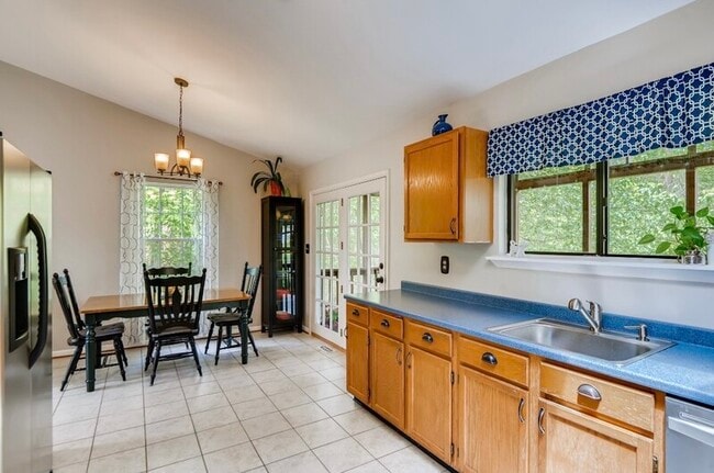 Photo - 130 Dennis Rd