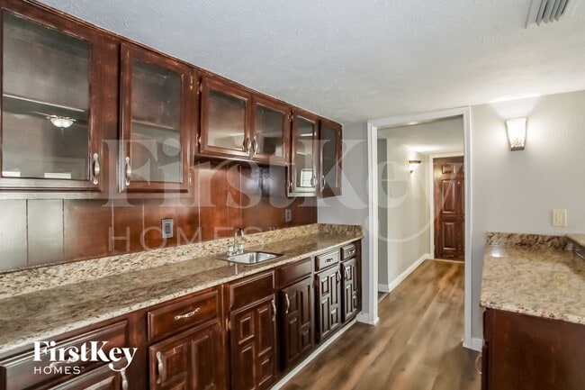 Photo - 1835 Tree Line Dr