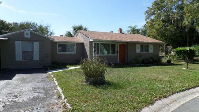 Building Photo - 2050-2033 33rd Ave N