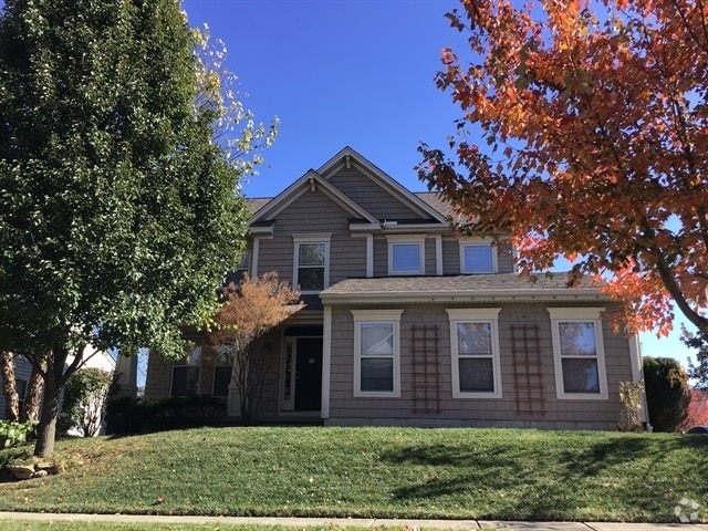 Building Photo - 270 Huntington Dr Rental