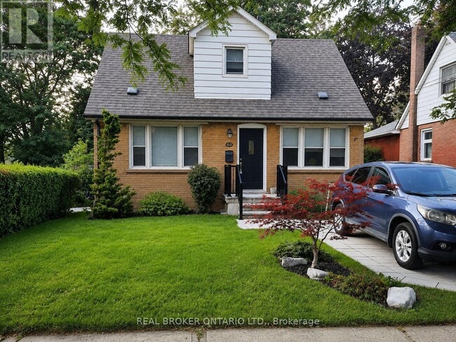 Photo - 40 Stamford Square N